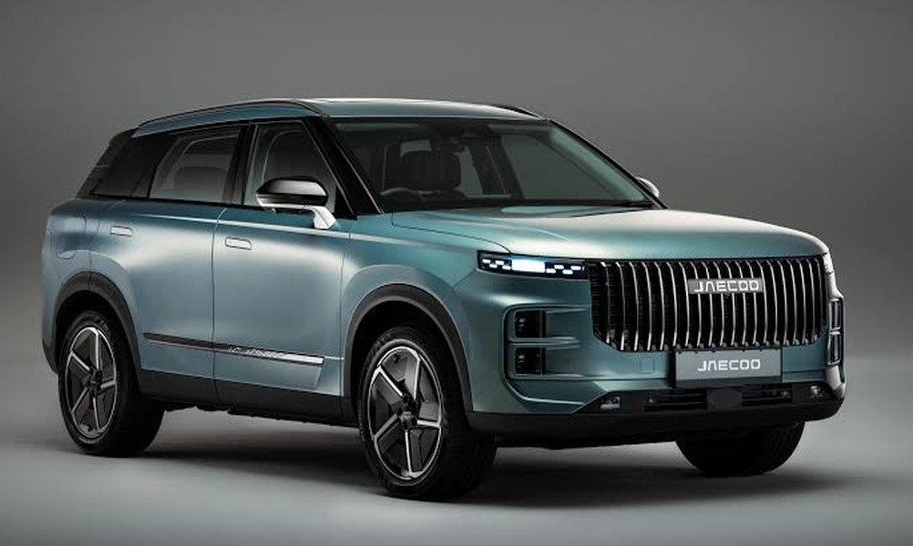 JAECOO or OMODA SUV charging at a home charger